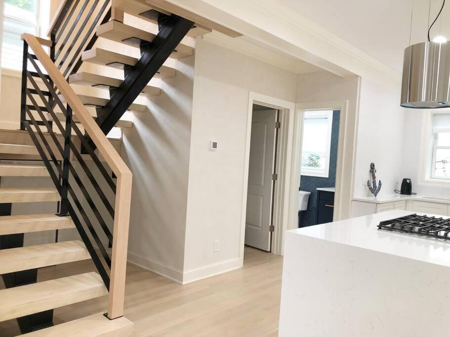 | Sea-renity Beach Home, Shippan Point