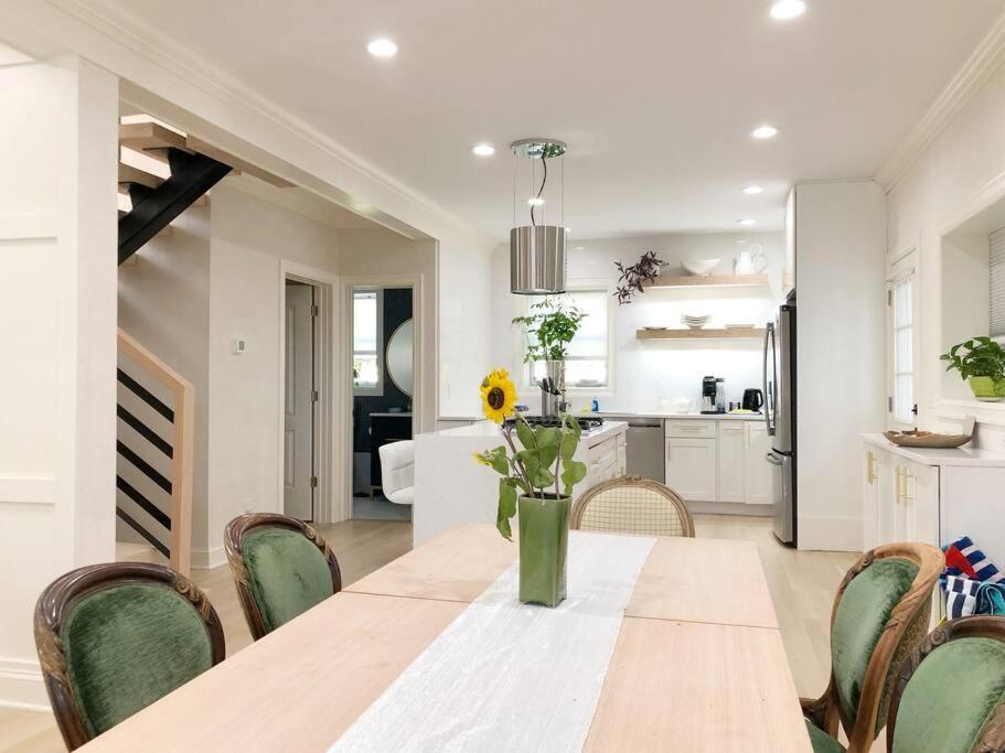 | Sea-renity Beach Home, Shippan Point