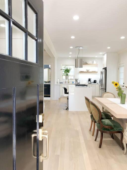 | Sea-renity Beach Home, Shippan Point