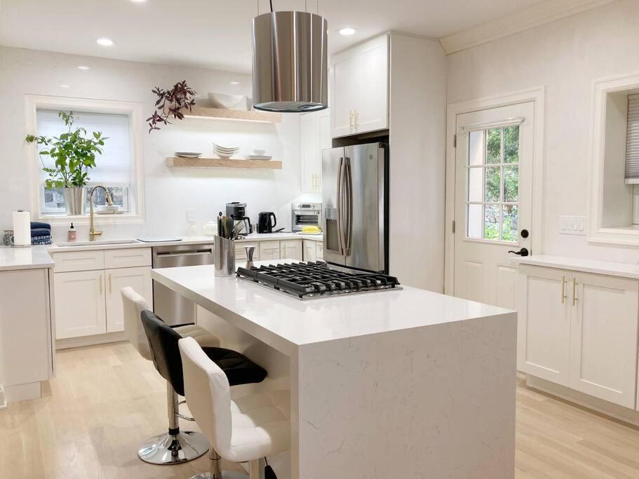  | Sea-renity Beach Home, Shippan Point
