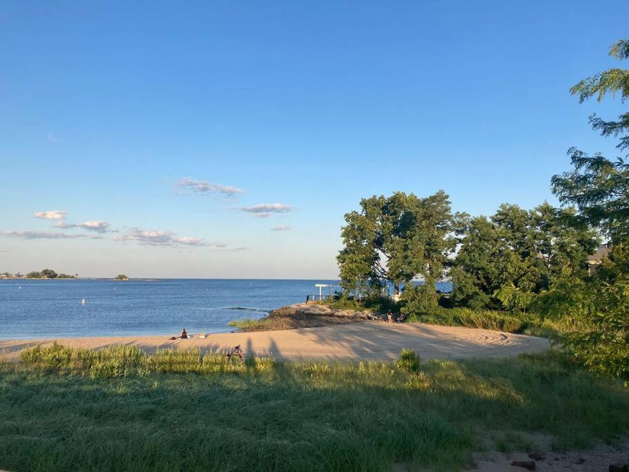 | Sea-renity Beach Home, Shippan Point