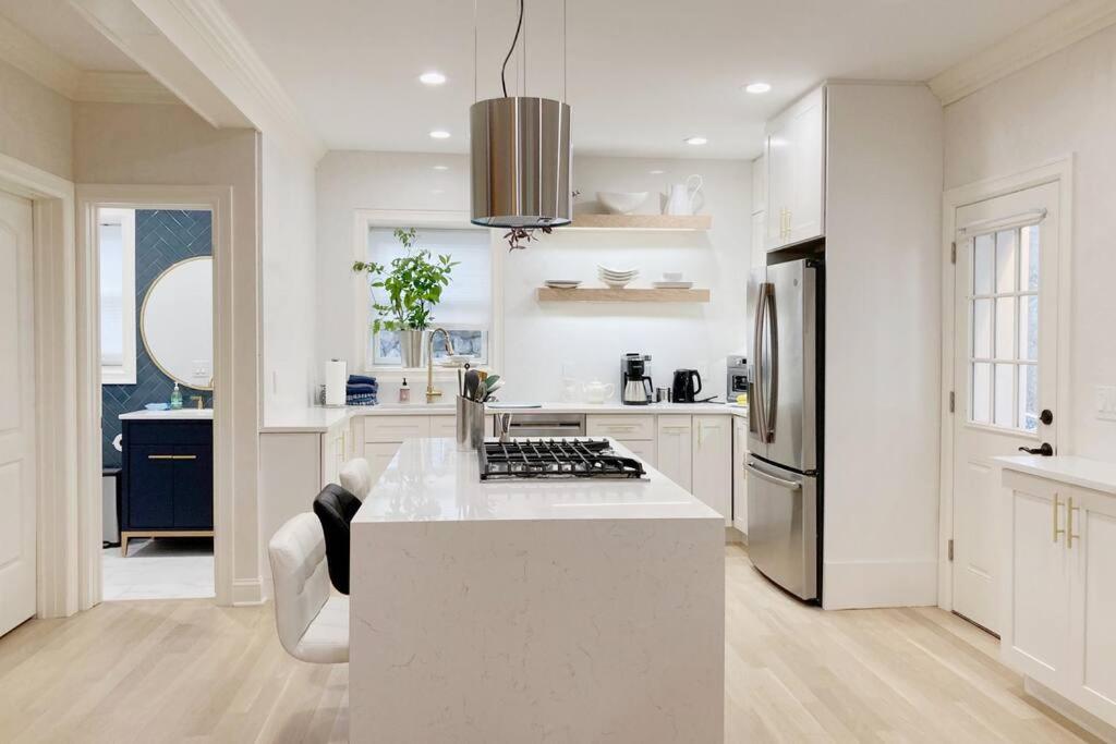 | Sea-renity Beach Home, Shippan Point