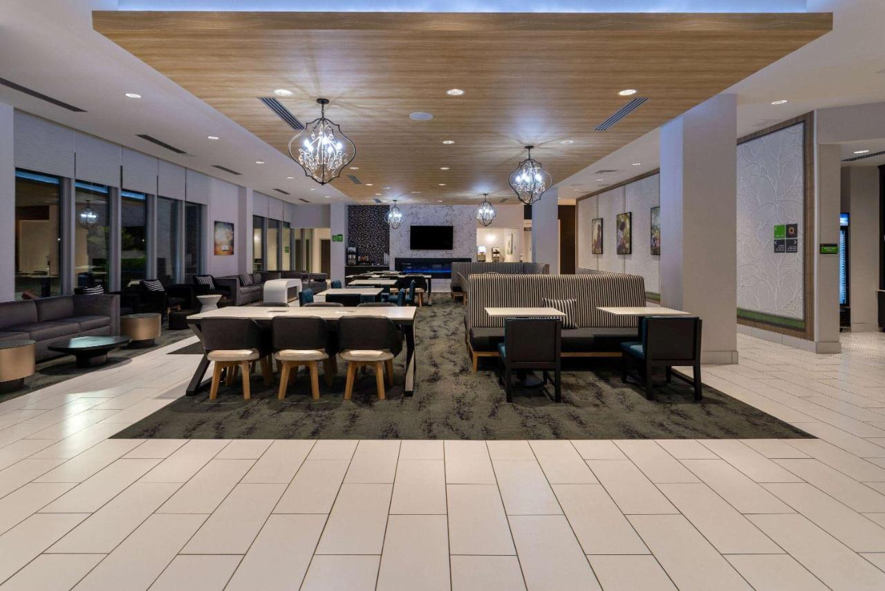 | La Quinta Inn & Suites by Wyndham Maricopa Copper Sky