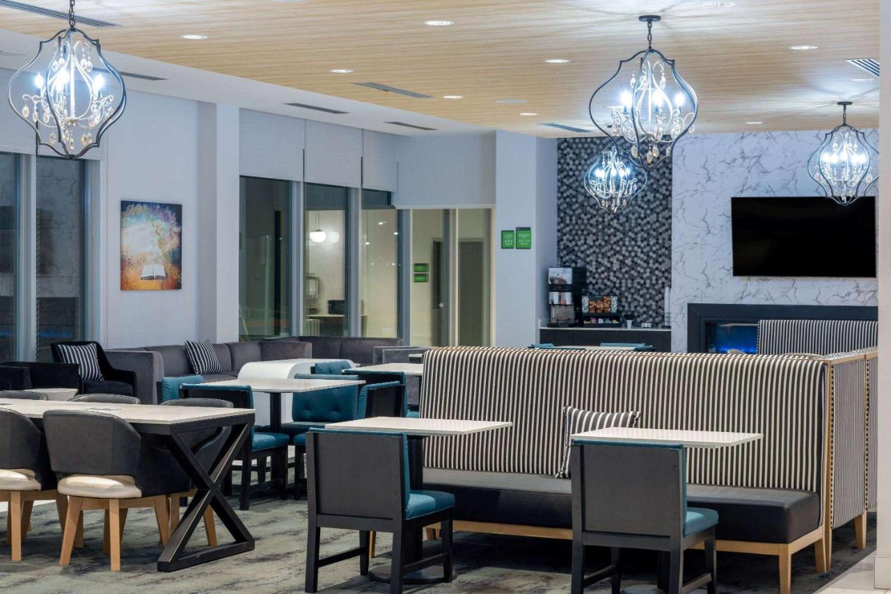 | La Quinta Inn & Suites by Wyndham Maricopa Copper Sky