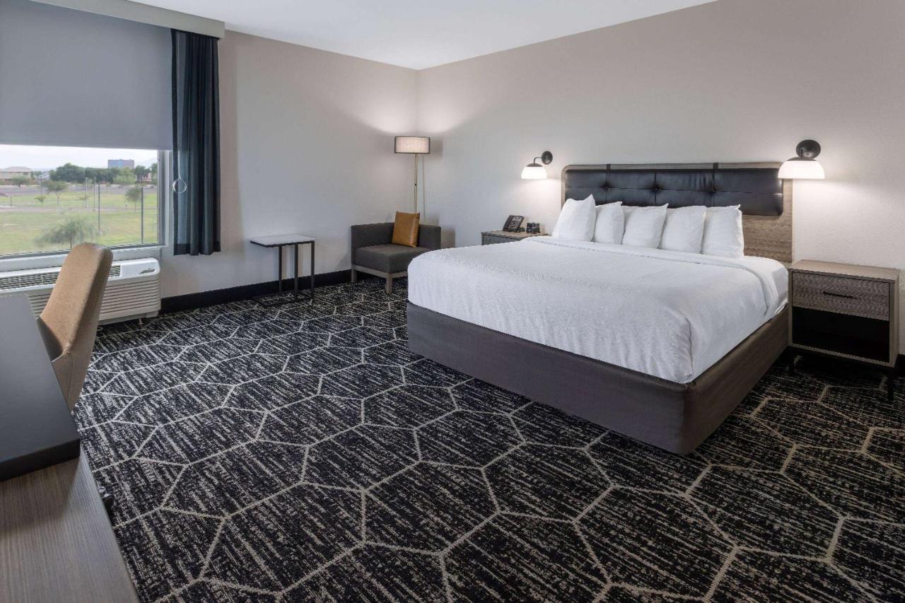 | La Quinta Inn & Suites by Wyndham Maricopa Copper Sky