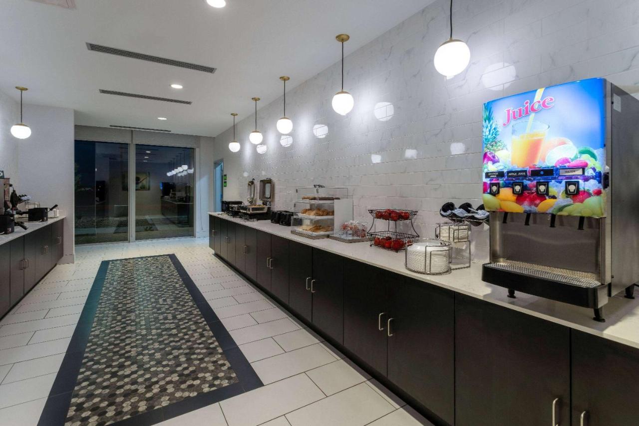 | La Quinta Inn & Suites by Wyndham Maricopa Copper Sky