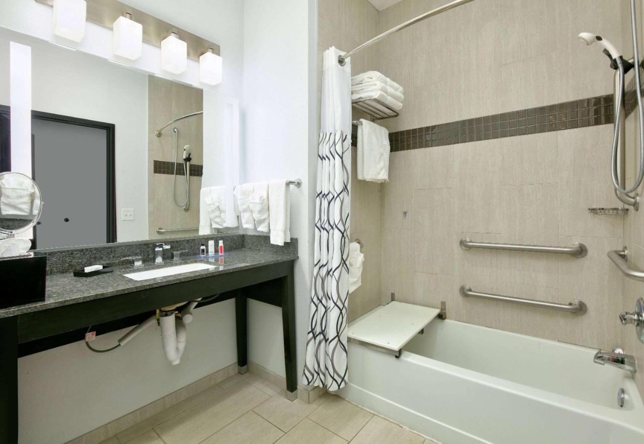 2 Queen Beds, Mobility/Hearing Accessible Room, Bathtub w/Grab Bars, Non-Smoking at La Quinta Inn & Suites by Wyndham Lubbock Southwest