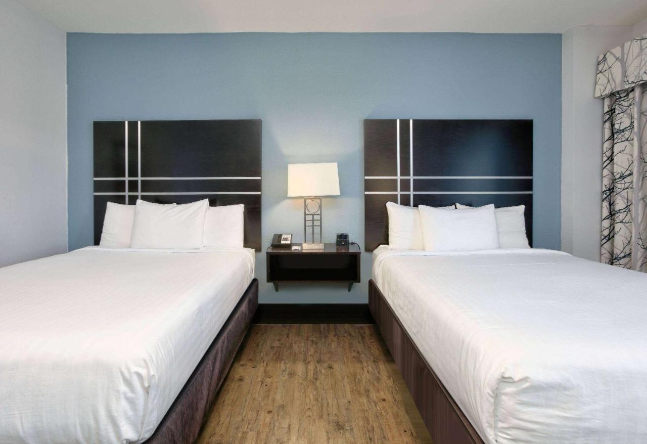 2 Queen Beds, Mobility/Hearing Accessible Suite, Tub w/ Grab Bars, Non-Smoking at La Quinta Inn & Suites by Wyndham Lubbock Southwest