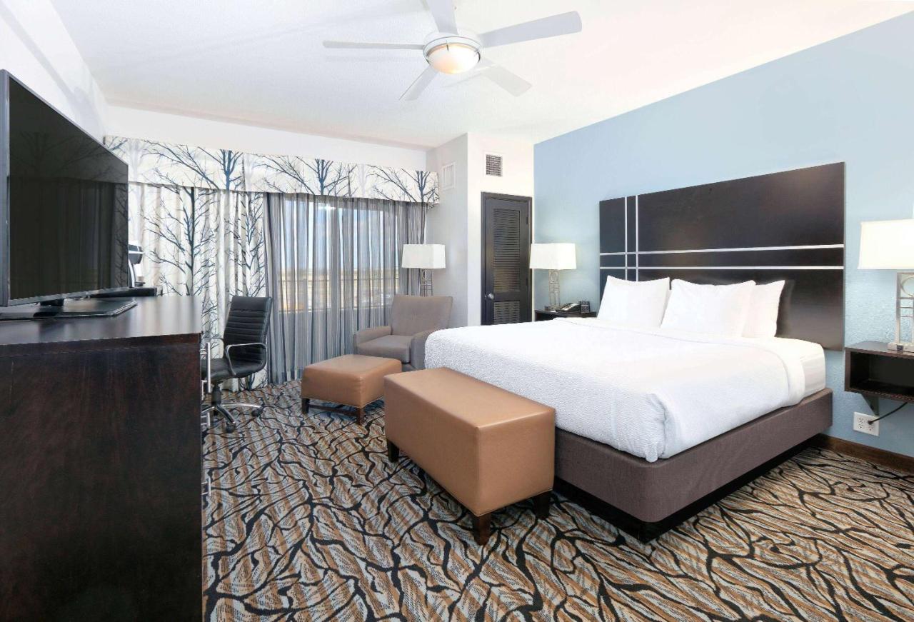 Deluxe King Room - Non-Smoking at La Quinta Inn & Suites by Wyndham Lubbock Southwest