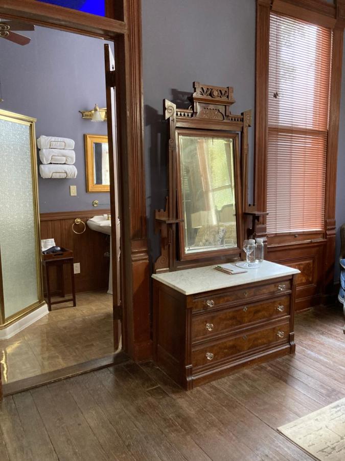 | Coppersmith Inn Bed And Breakfast