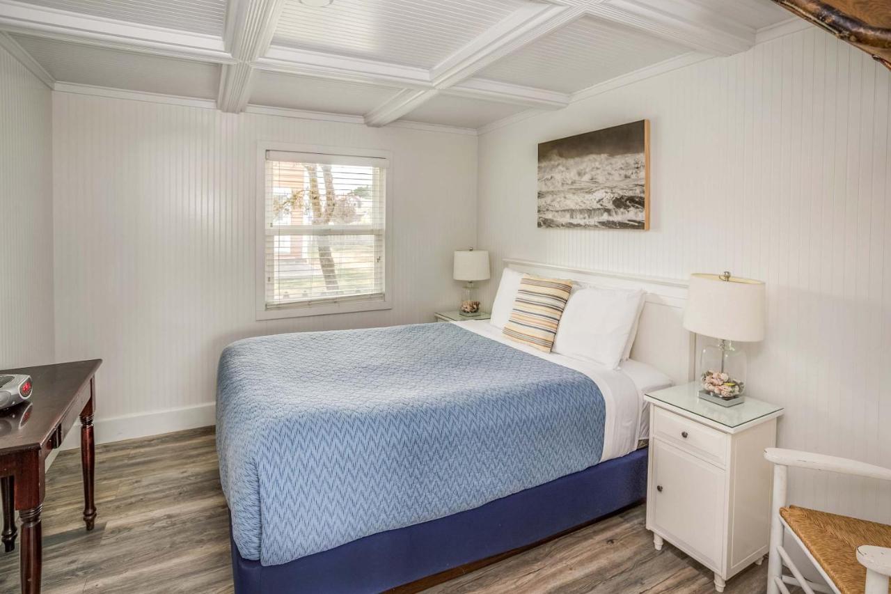 McBee Cottage - Grand Queen  at Cannon Beach Hotel Collection