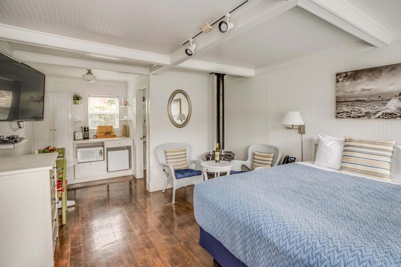 McBee Cottage - Classic Queen at Cannon Beach Hotel Collection