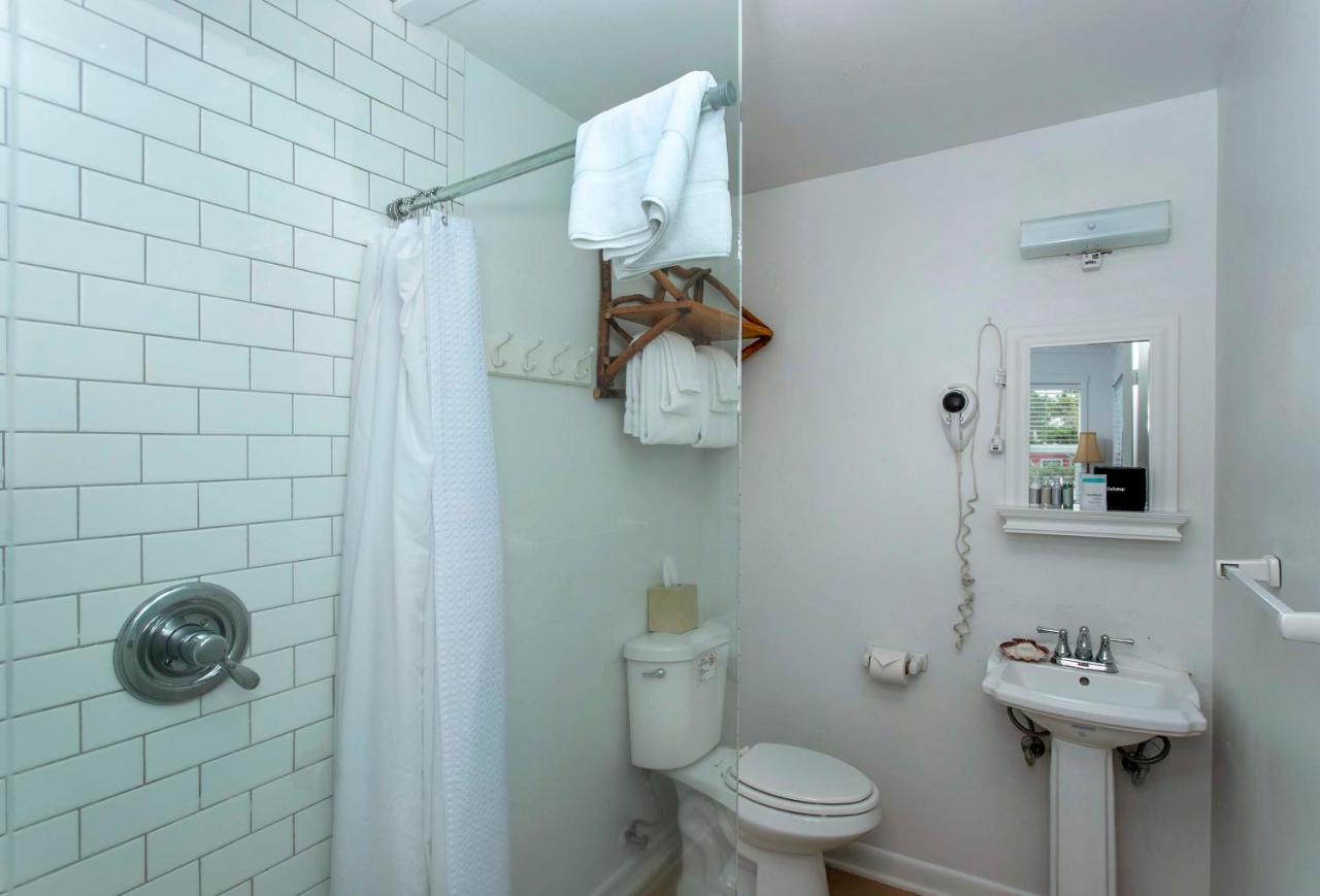 McBee Cottage - Cozy Queen  at Cannon Beach Hotel Collection