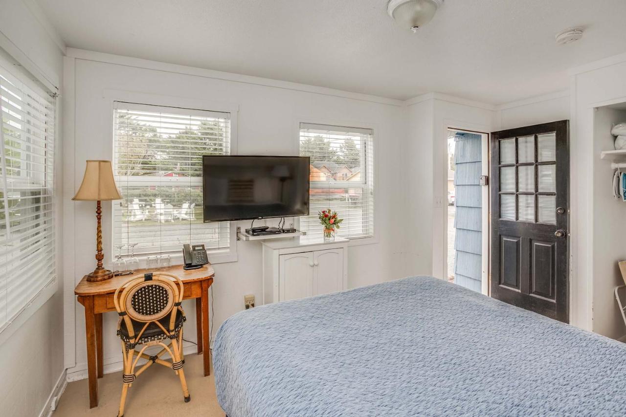 McBee Cottage - Cozy Queen  at Cannon Beach Hotel Collection