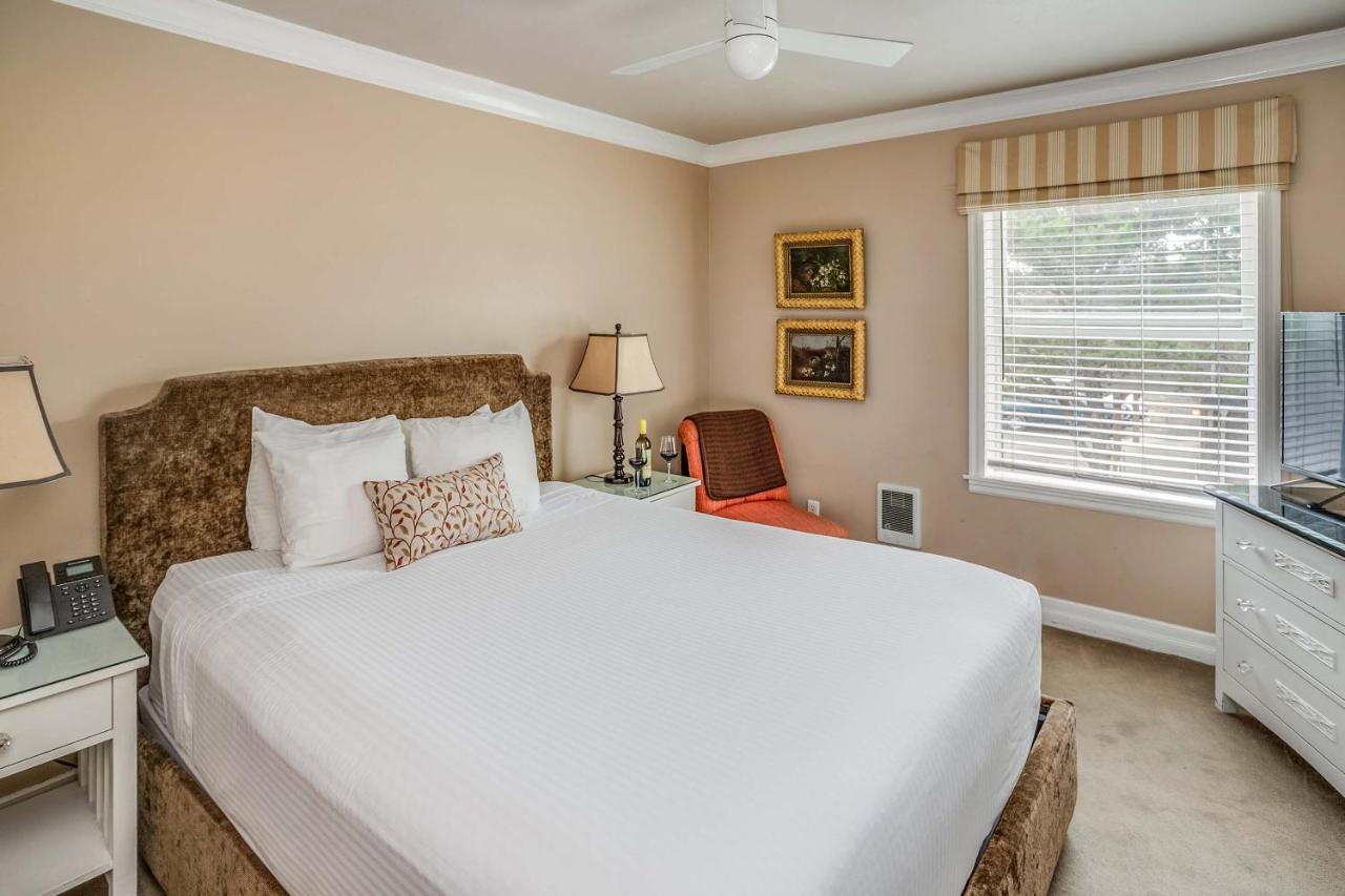 Cannon Beach Hotel - Classic Queen at Cannon Beach Hotel Collection