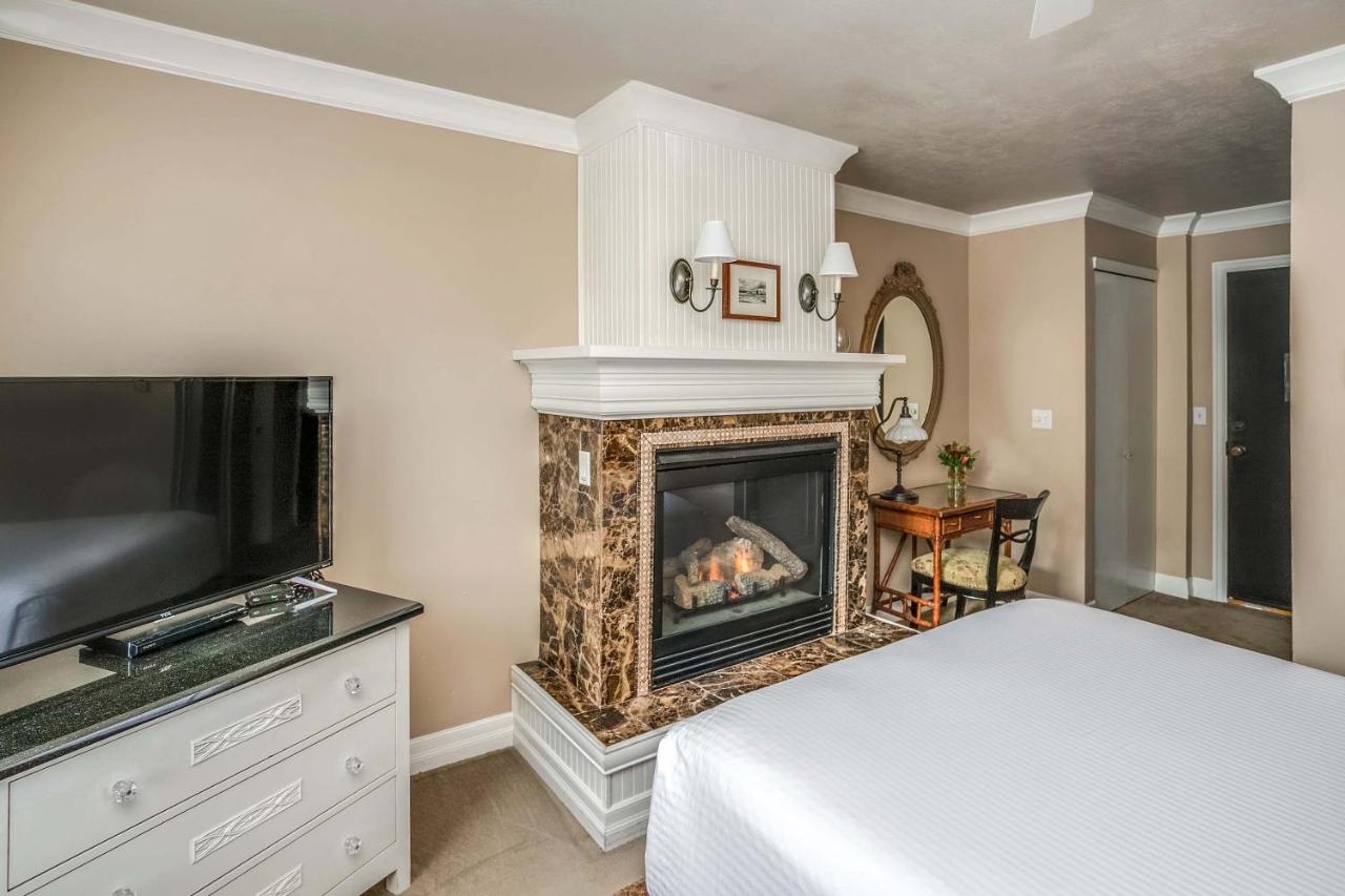 Cannon Beach Hotel - Classic Queen at Cannon Beach Hotel Collection