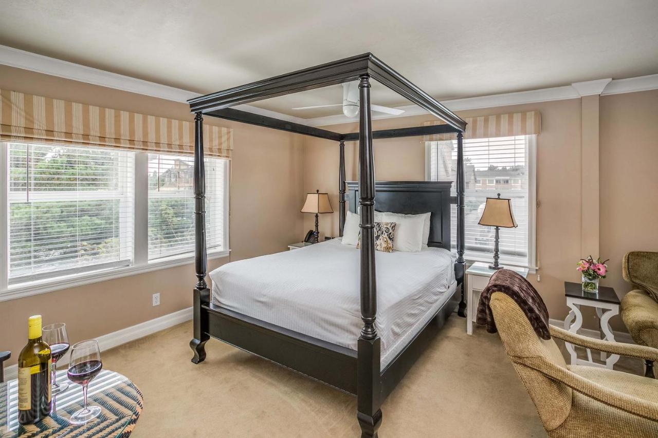 Cannon Beach Hotel - Deluxe Room  at Cannon Beach Hotel Collection