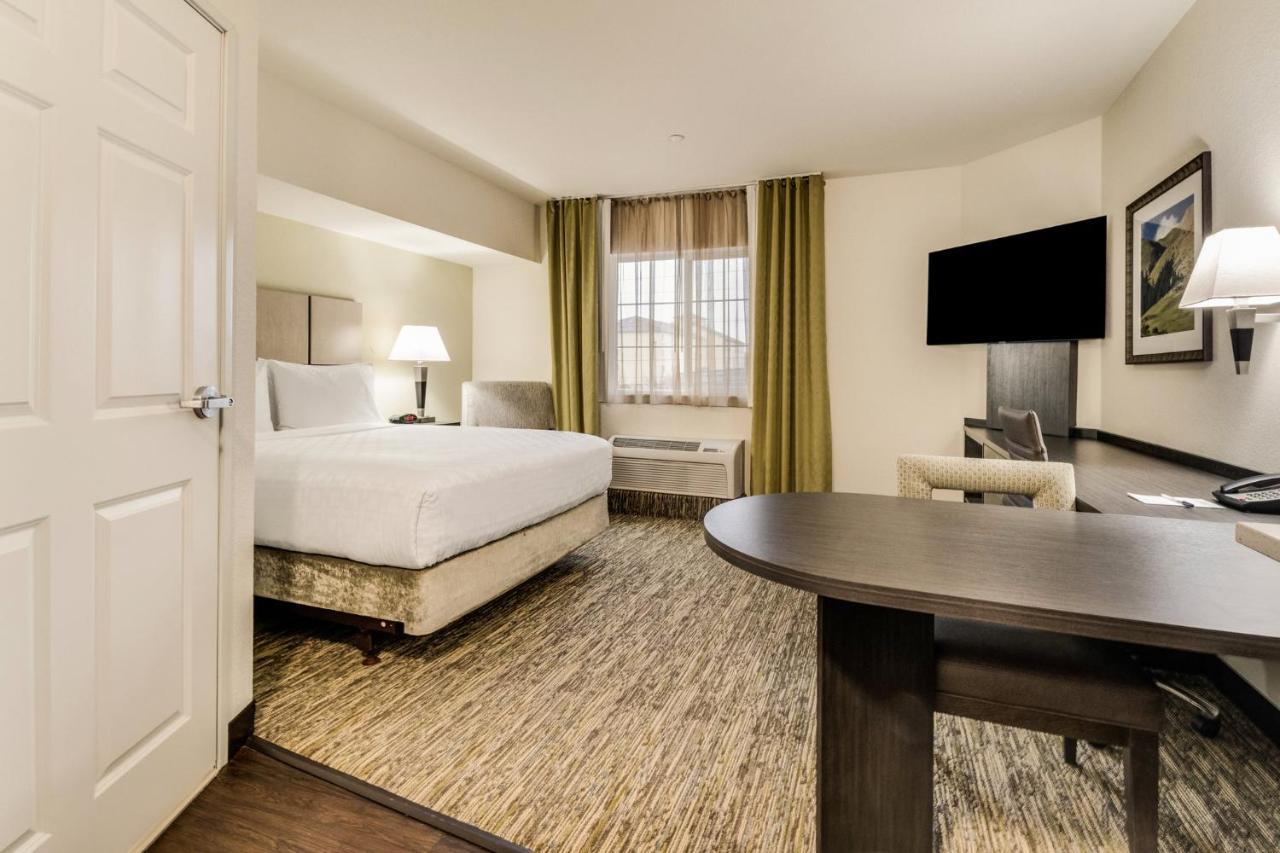 Queen Studio at Candlewood Suites Portland Airport, an IHG Hotel