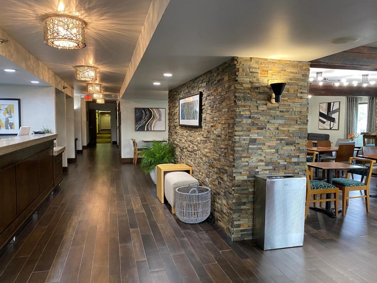  | The Addison Hotel