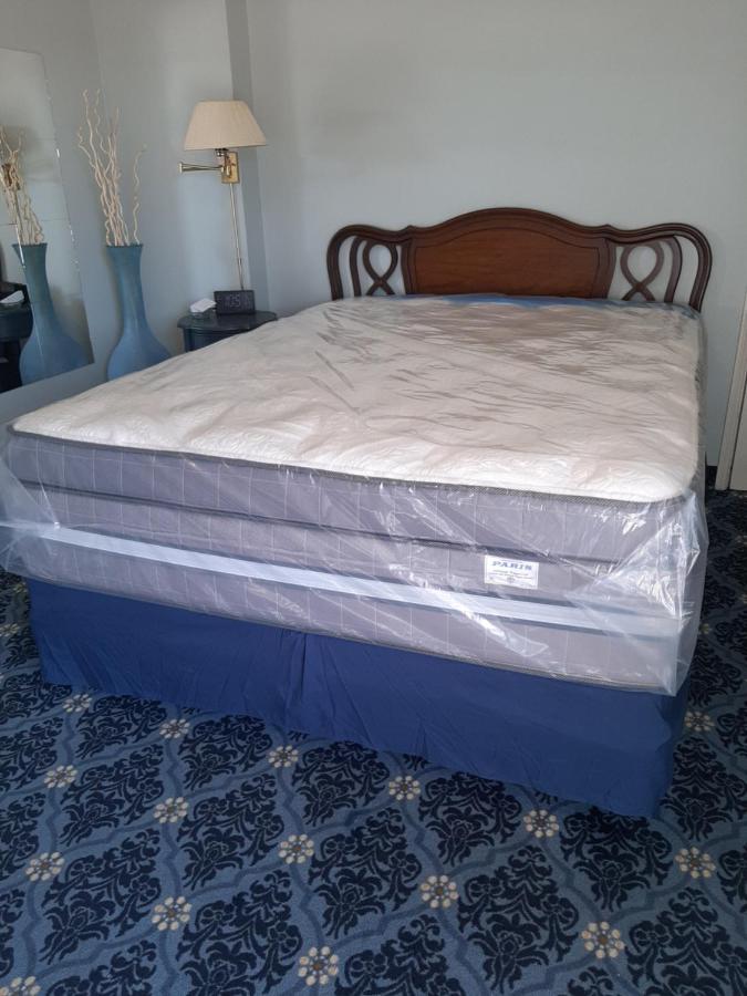 Deluxe Double Room at Harry's Man Cave: The New Star Motel Experience
