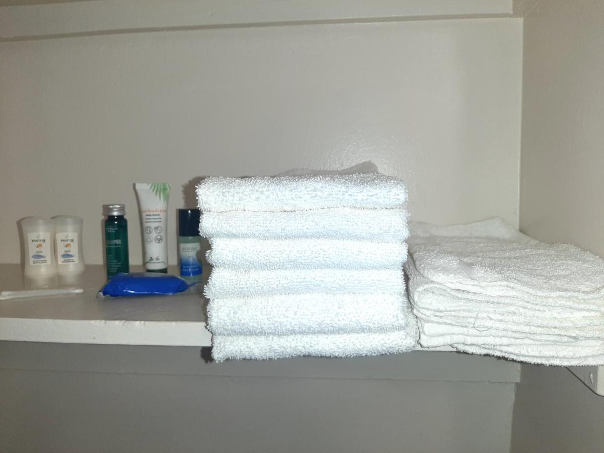 Deluxe Double Room with Extra Bed at Harry's Man Cave: The New Star Motel Experience