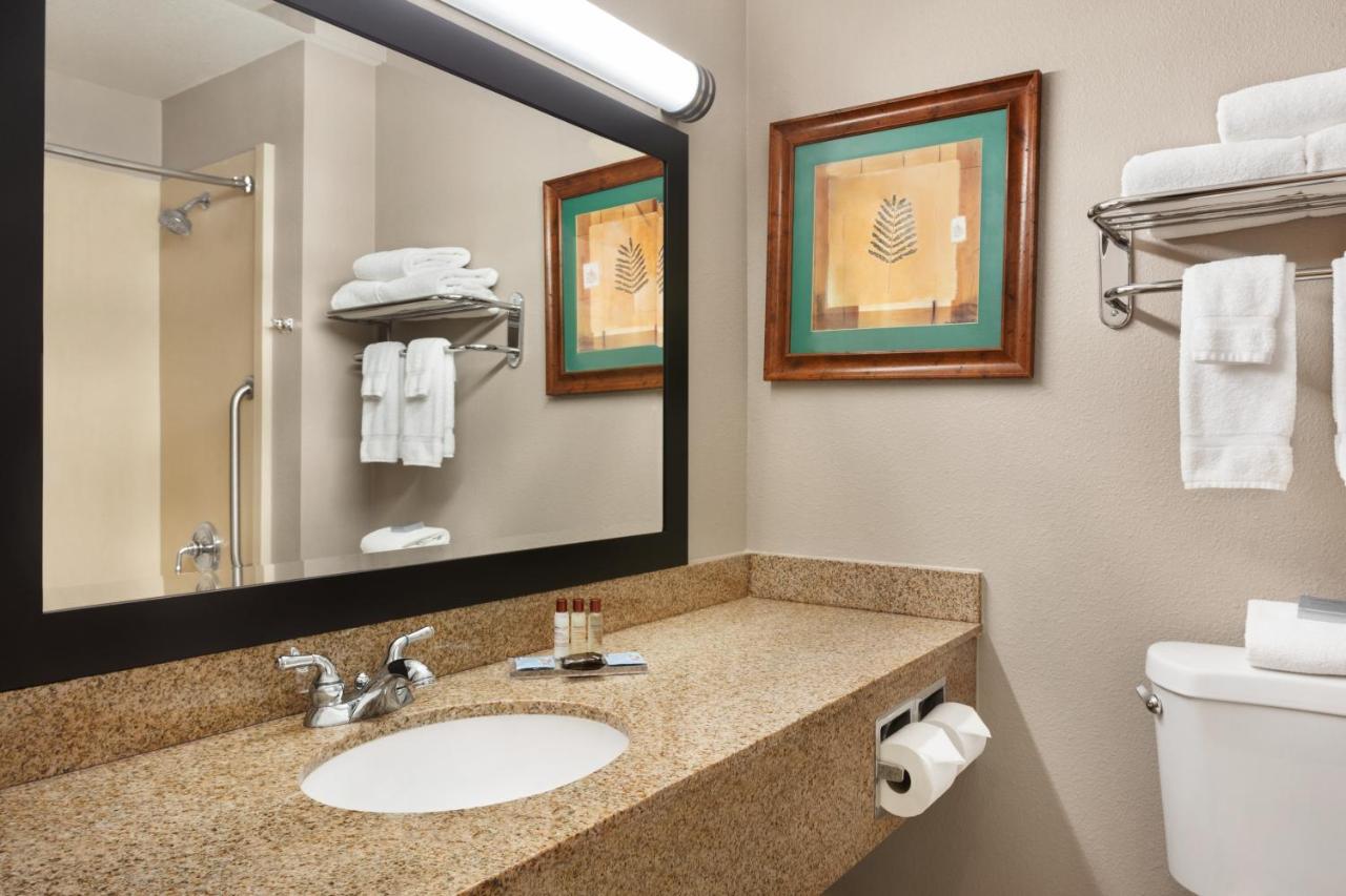 King Room - Disability Access/Non-Smoking at Wingate by Wyndham Bentonville AR