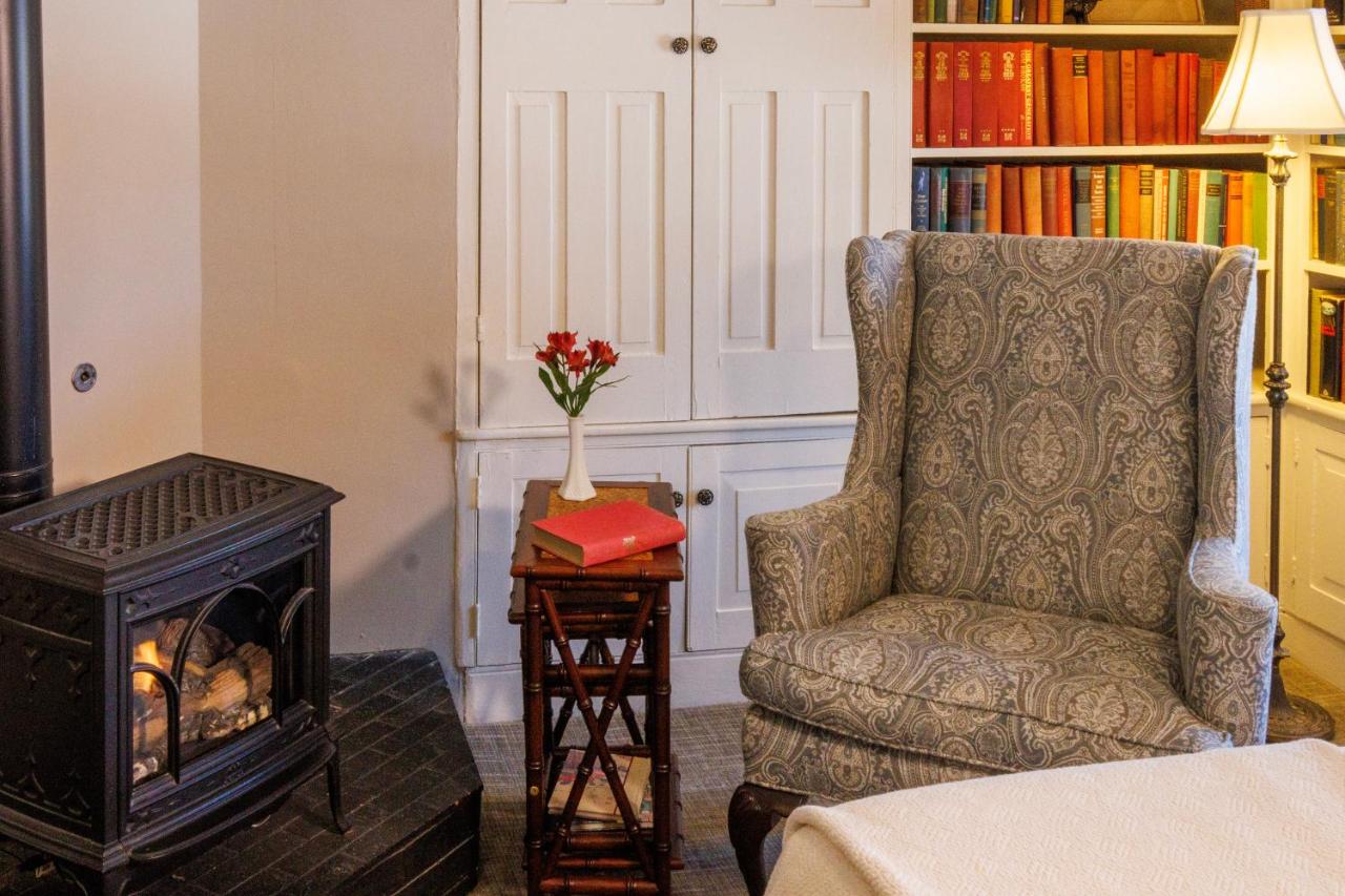 | Woolverton Inn