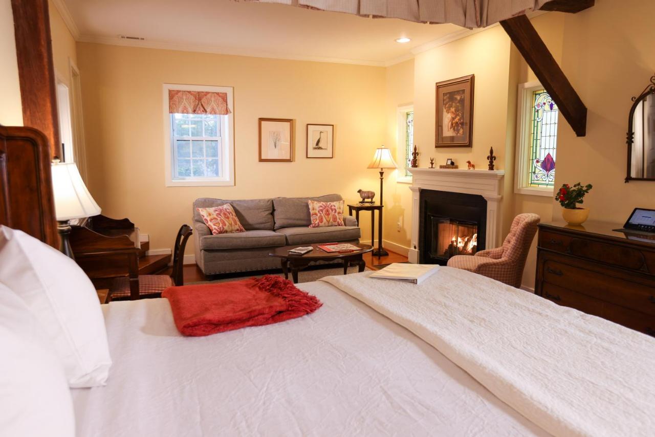| Woolverton Inn