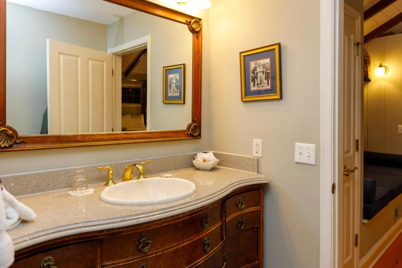 | Woolverton Inn