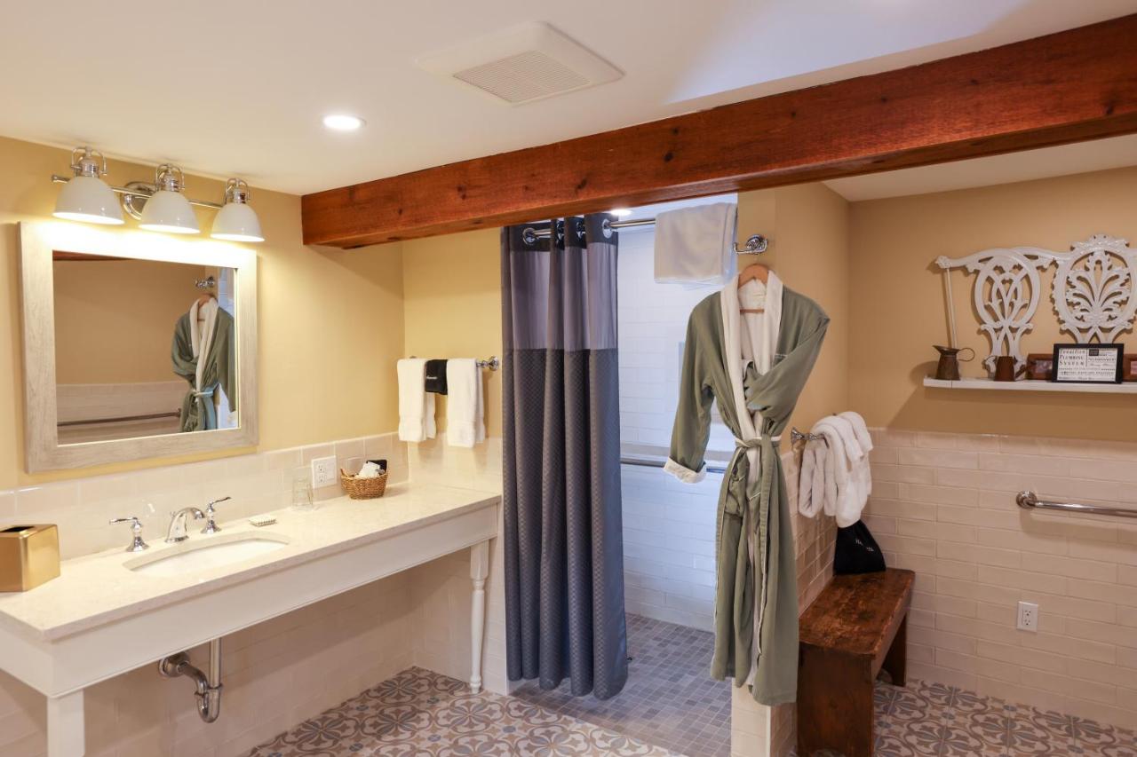 | Woolverton Inn