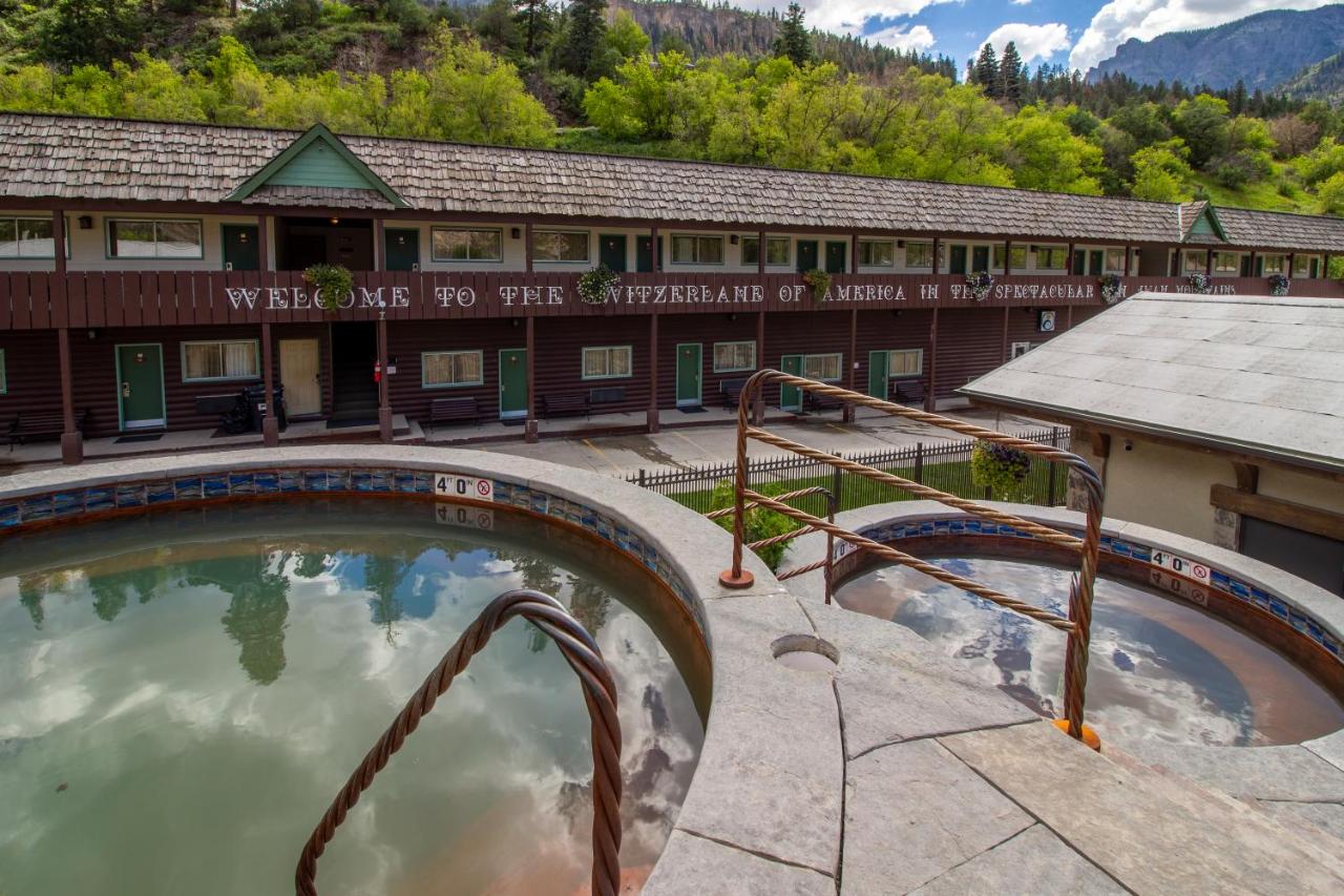 | Twin Peaks Lodge & Hot Springs