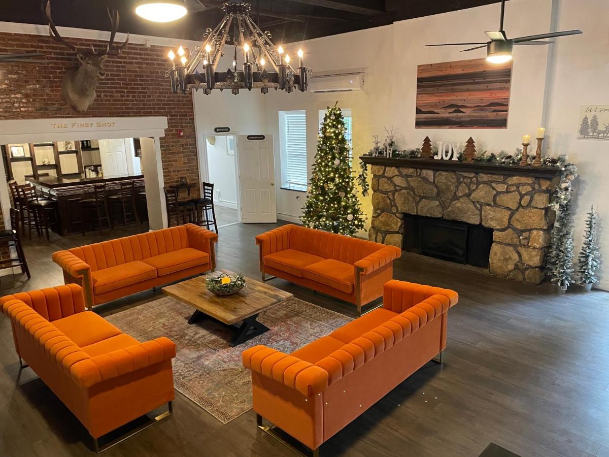 | Hunter Arms Hotel
