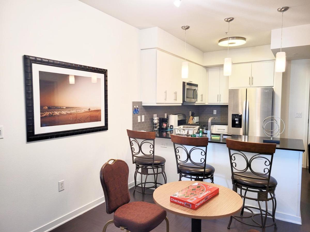  | Venice Beach luxury Apartments minutes to The Marina And Santa Monica limited time free parking