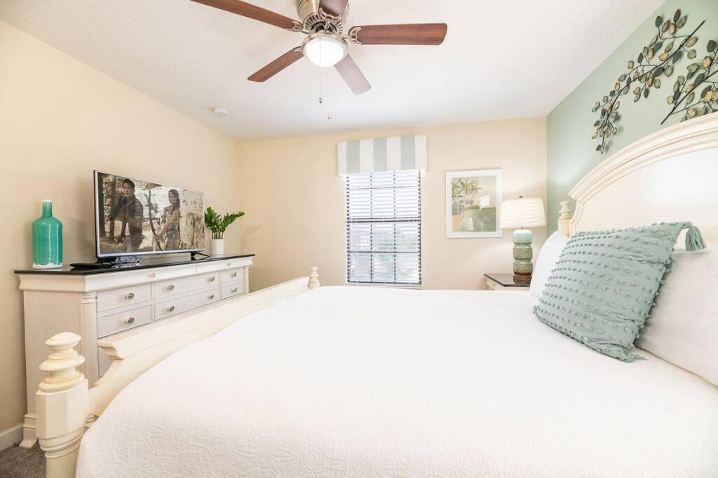  | Luxury Family Friendly 8 Bedroom Villa Near Disney