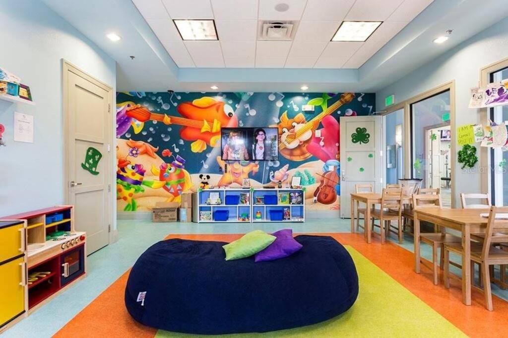  | Luxury Family Friendly 8 Bedroom Villa Near Disney