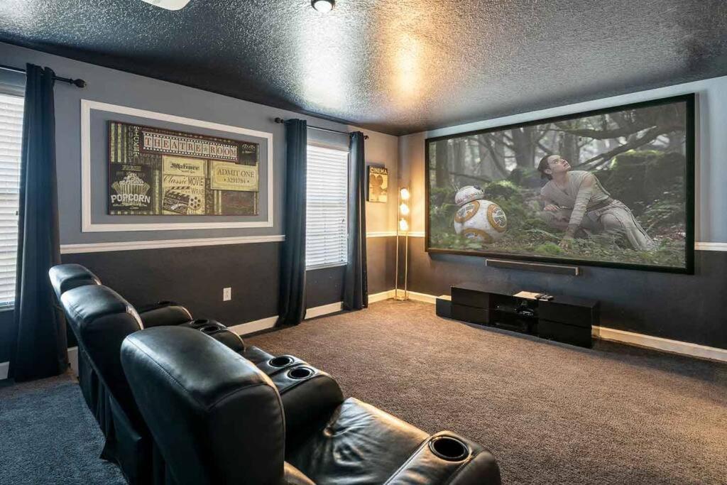  | Luxury Family Friendly 8 Bedroom Villa Near Disney