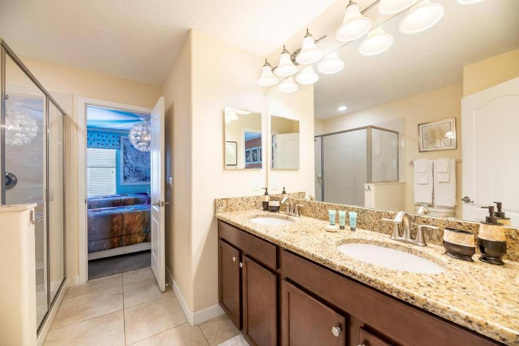  | Luxury Family Friendly 8 Bedroom Villa Near Disney