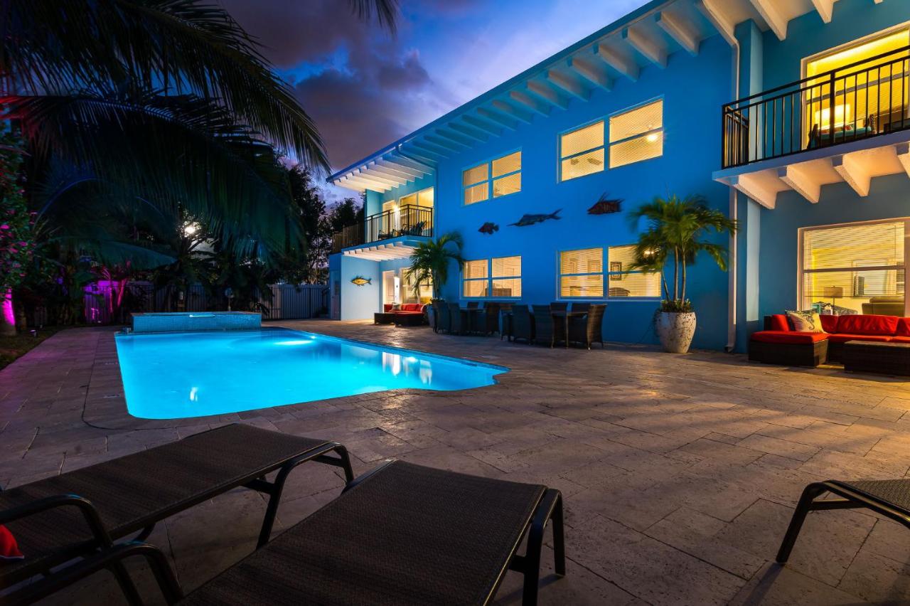 | BlueWater Cove Boutique Resort