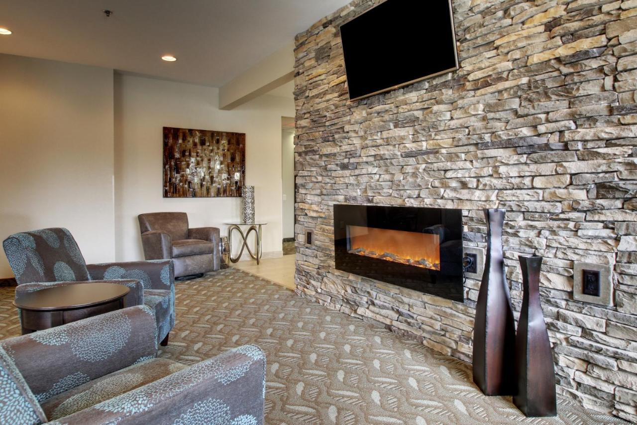 | Cobblestone Inn & Suites - Fort Dodge