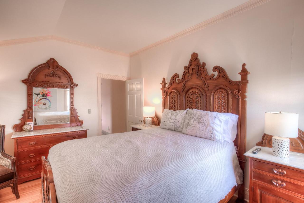 | Elaine's Cape May Boutique Hotel