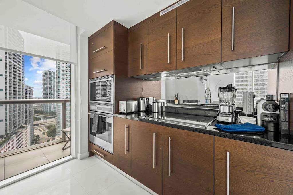 | Lovely 2Br W Icon brickell-FreeSpa