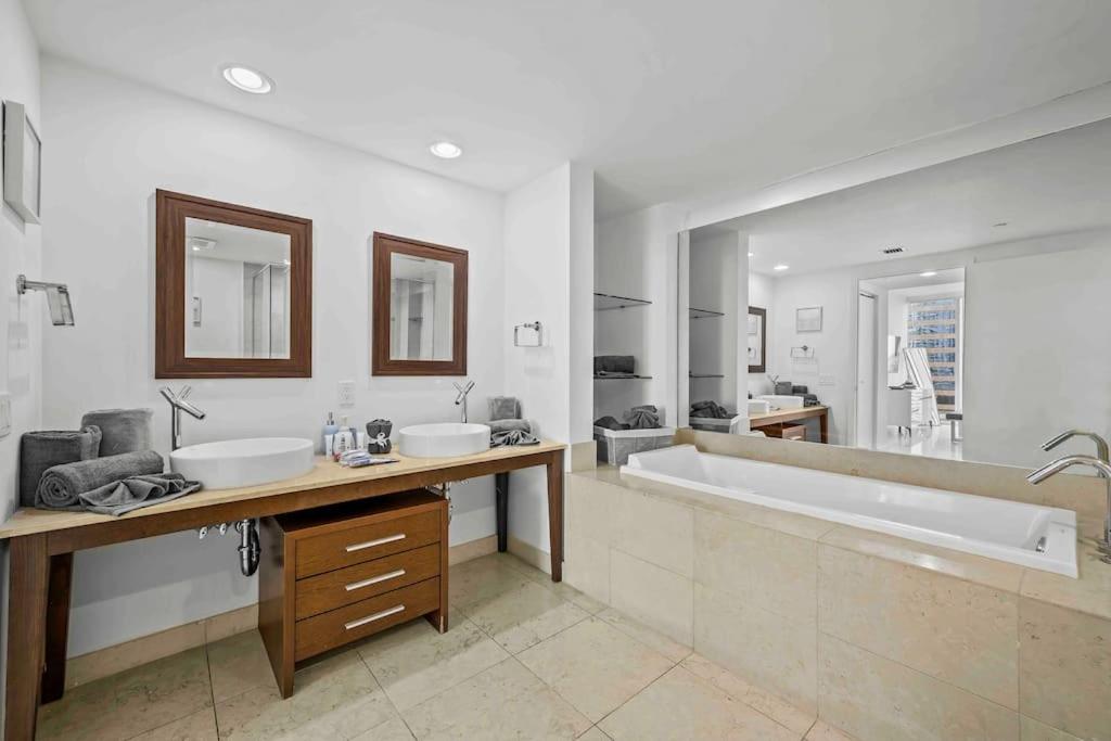 | Lovely 2Br W Icon brickell-FreeSpa