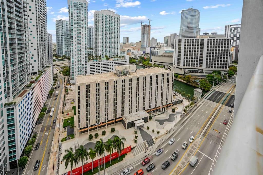 | Lovely 2Br W Icon brickell-FreeSpa