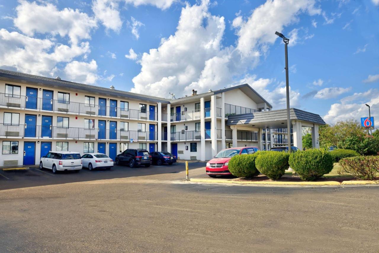  | Motel 6-Jackson, MS