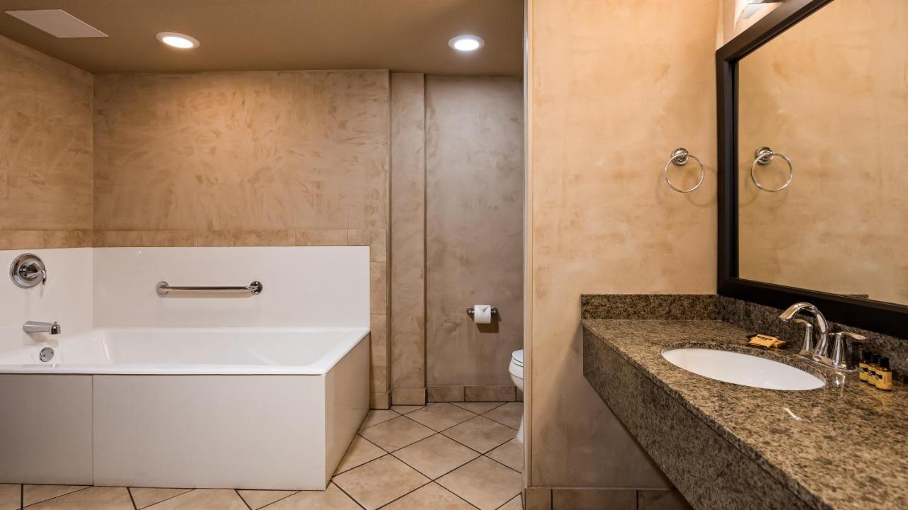 King Suite with Sofa Bed at Best Western Plus Raton Hotel