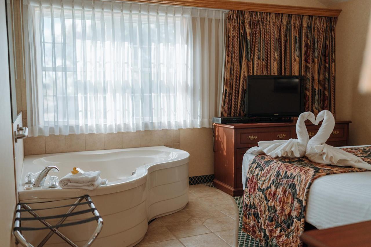 | Skaneateles Suites