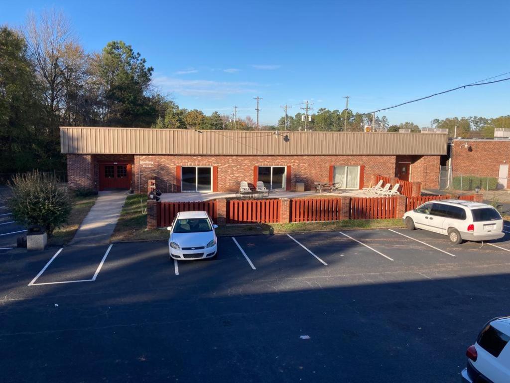 | FAIRFIELD MOTEL OF WINNSBORO