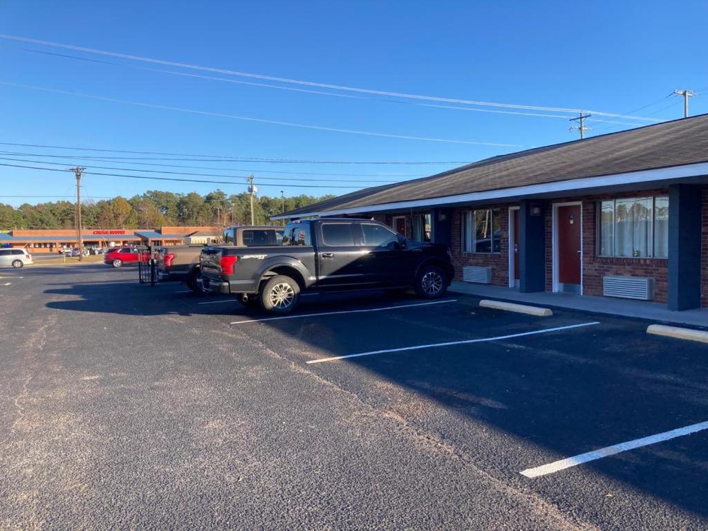 | FAIRFIELD MOTEL OF WINNSBORO
