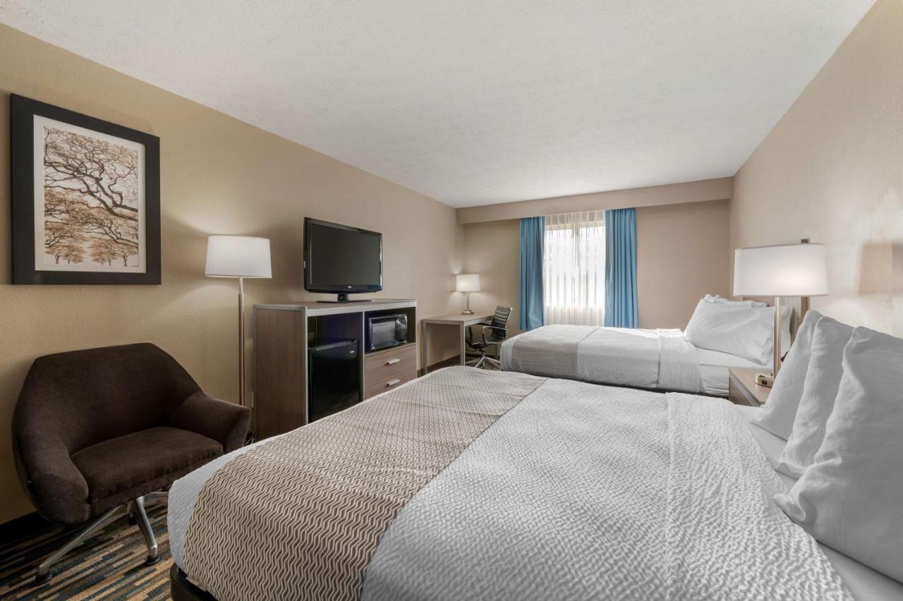 Queen Room with Two Queen Beds - Non-Smoking at Best Western Edinburgh/Columbus