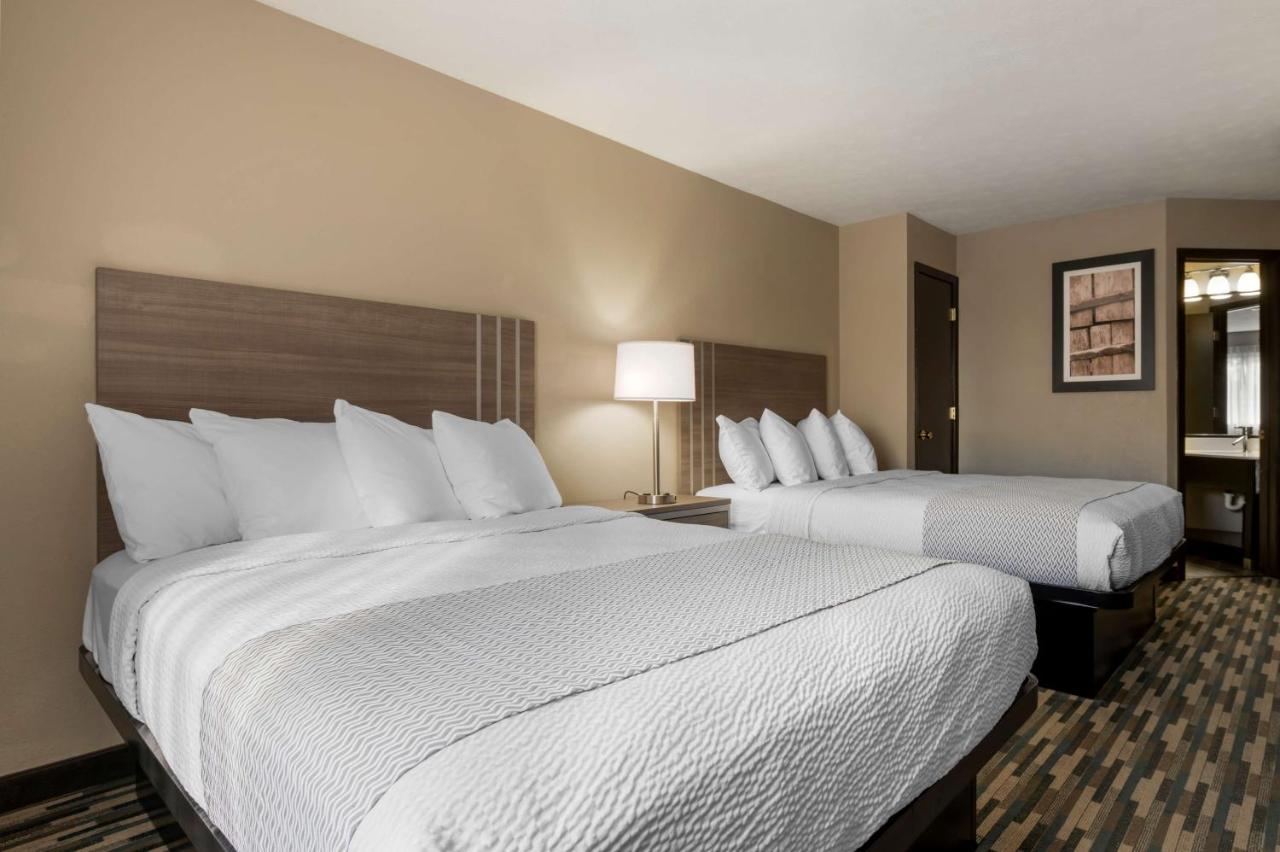 Queen Room with Two Queen Beds - Non-Smoking at Best Western Edinburgh/Columbus